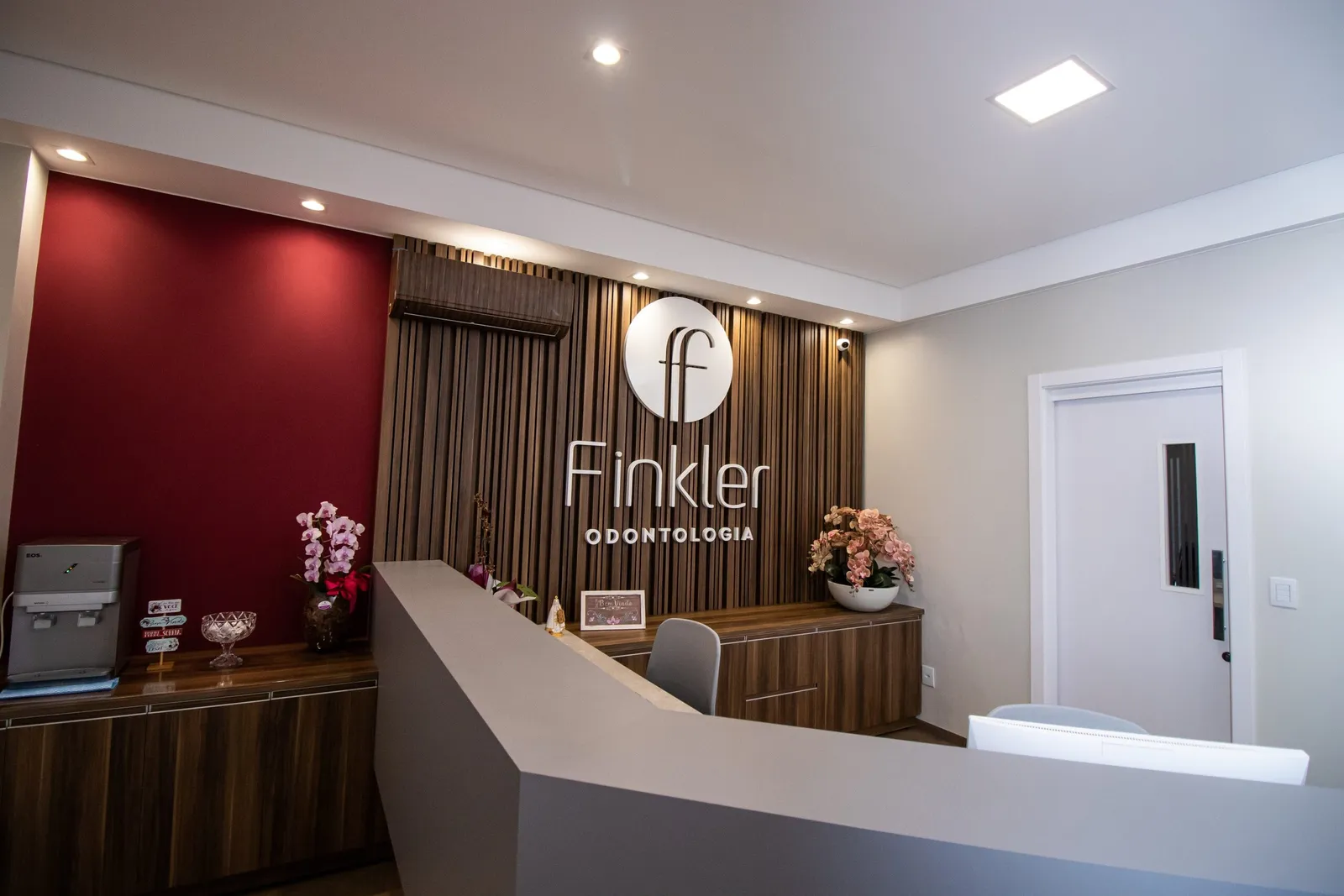 Recepção acolhedora da Finkler Odontologia